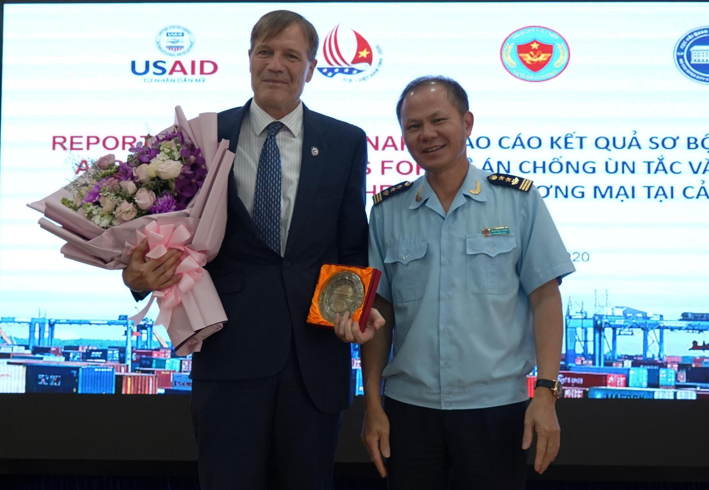 Mỹ hỗ trợ TPHCM giảm ùn tắc cảng Cát Lái ảnh 1