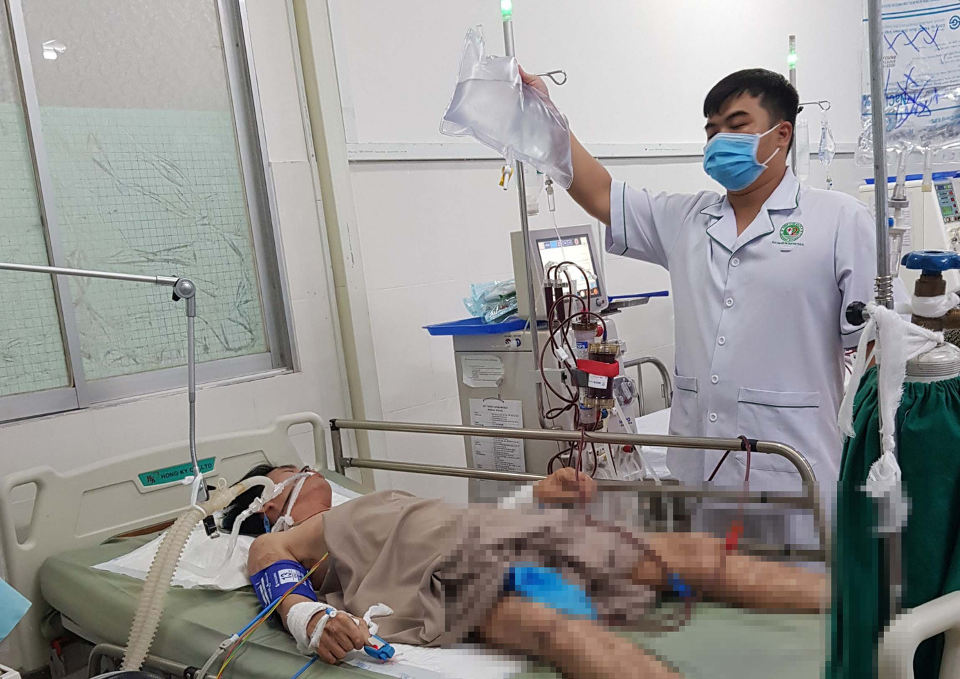 Người đàn ông hôn mê, nguy kịch sau khi ăn bao tử cá mặt thỏ ảnh 1