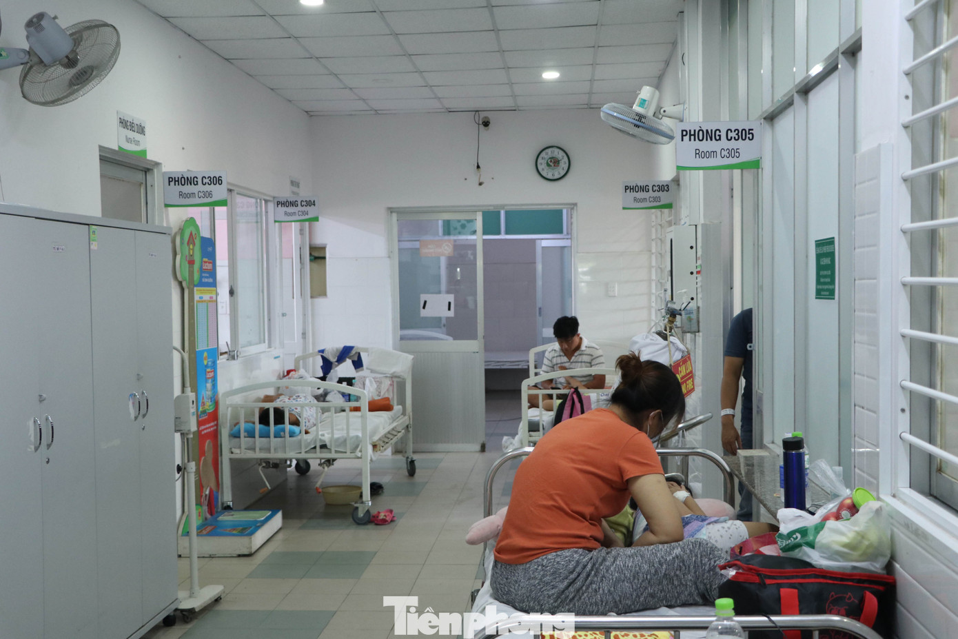 Vụ gần 100 học sinh nghi ngộ độc, 40 em vẫn phải nằm viện điều trị ảnh 3