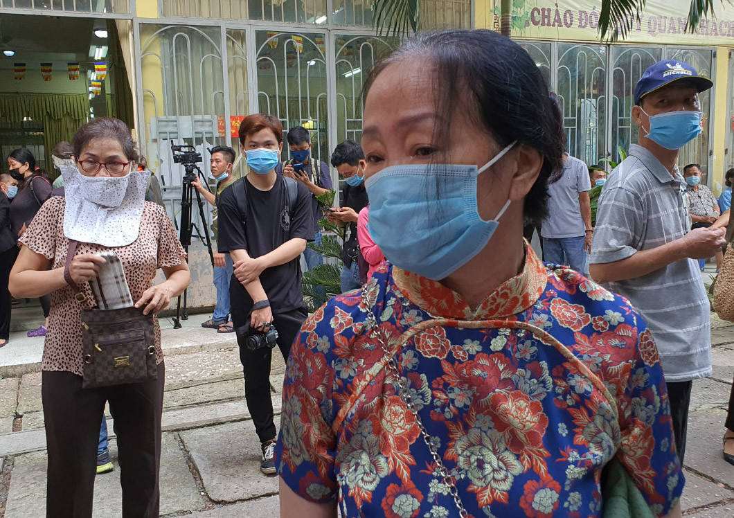 Nước mắt nghẹn ngào khi tìm được tro cốt người thân ở chùa Kỳ Quang 2 ảnh 2