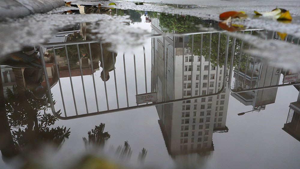 Phong tỏa đường phố, lắp cẩu tháp 'cắt ngọn' thêm hai tầng công trình 8B Lê Trực ảnh 12