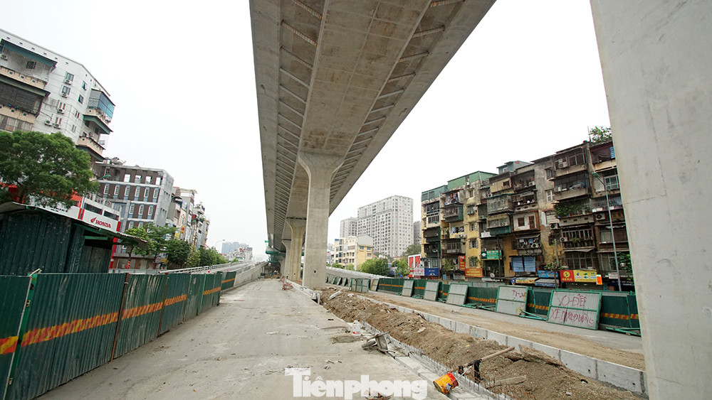 Công nhân đeo khẩu trang căng sức làm việc trên công trường đường vành đai 2 ảnh 5