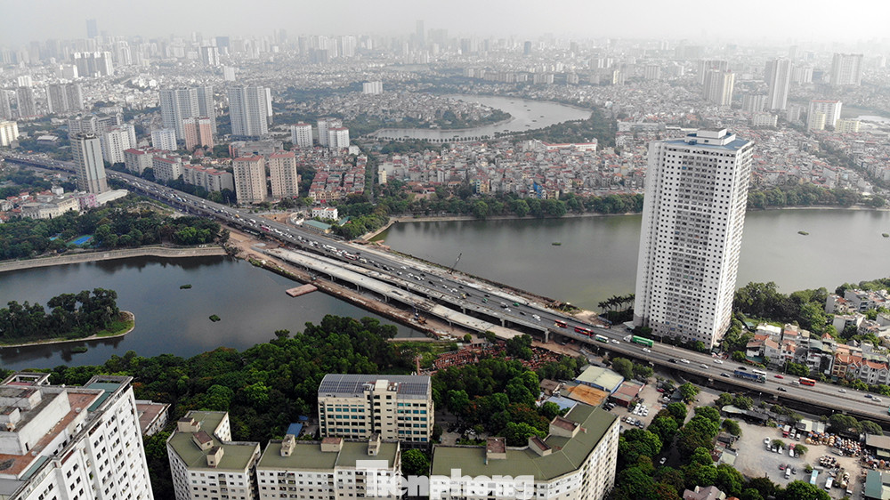 Cận cảnh cầu vượt hồ 314 tỷ đồng sắp hoàn thành ở Hà Nội ảnh 13