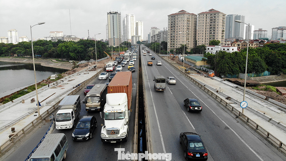 Cận cảnh cầu vượt hồ 314 tỷ đồng sắp hoàn thành ở Hà Nội ảnh 6