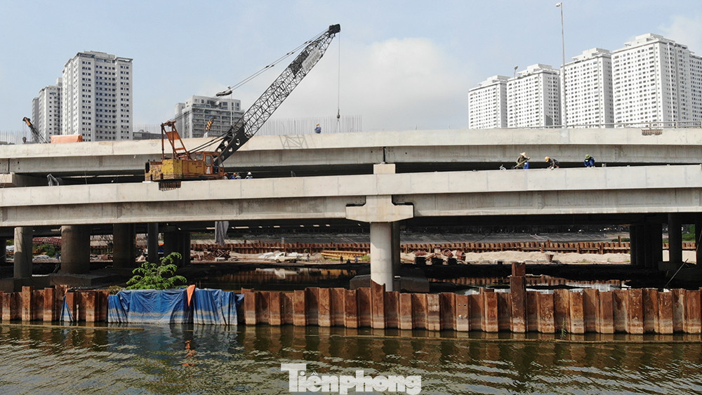 Cận cảnh cầu vượt hồ 314 tỷ đồng sắp hoàn thành ở Hà Nội ảnh 11