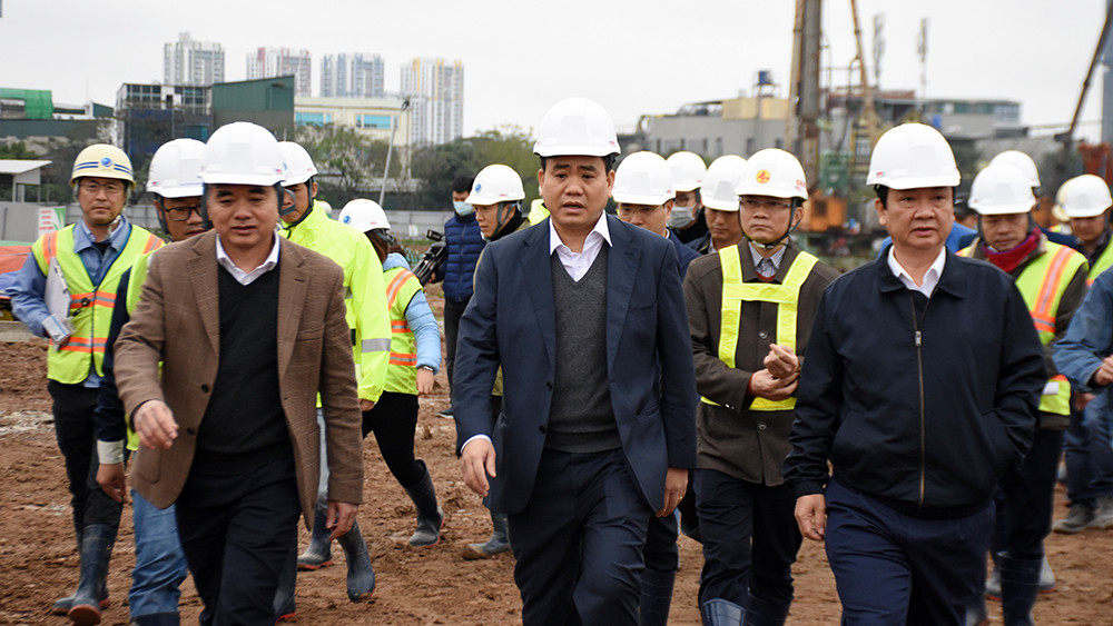 Chủ tịch Hà Nội: Dự án làm sạch sông Tô Lịch không được chậm tiến độ ảnh 11