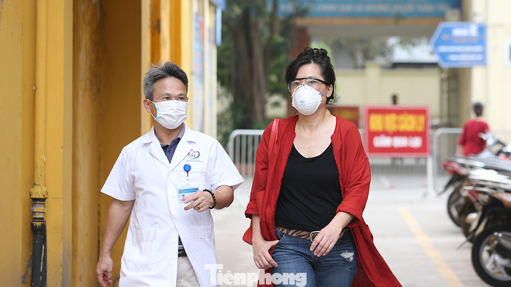 Ca sĩ Thùy Dung: 'Tôi hát về bạn bè tôi, những người sống vì mọi người' ảnh 23
