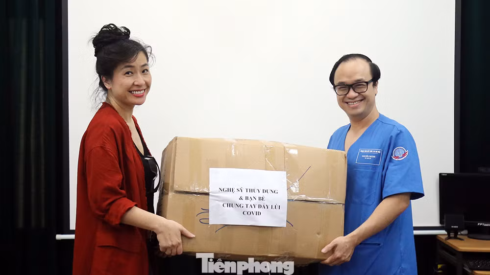 Ca sĩ Thùy Dung: 'Tôi hát về bạn bè tôi, những người sống vì mọi người' ảnh 5