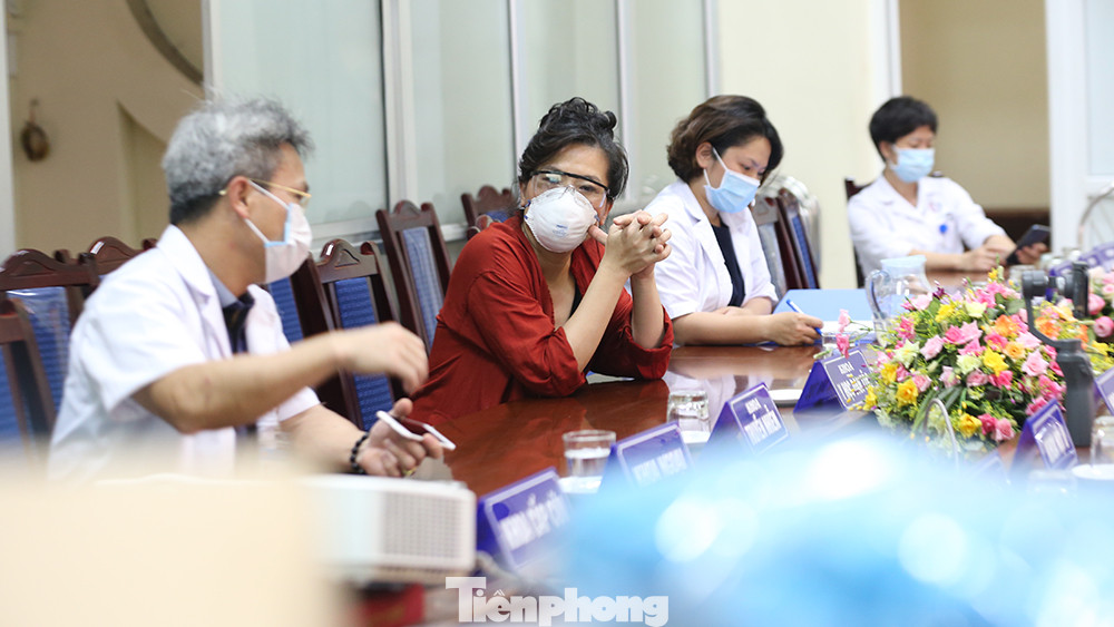 Ca sĩ Thùy Dung: 'Tôi hát về bạn bè tôi, những người sống vì mọi người' ảnh 10