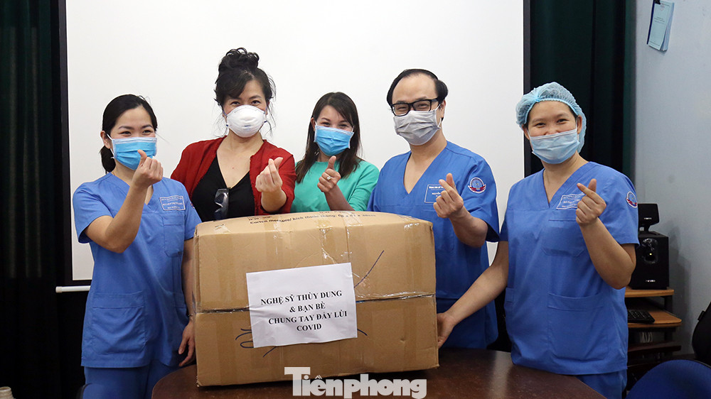 Ca sĩ Thùy Dung: 'Tôi hát về bạn bè tôi, những người sống vì mọi người' ảnh 6