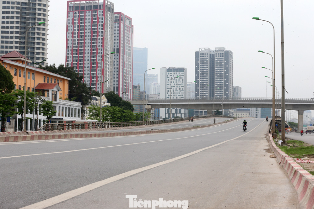 Cửa ngõ Hà Nội thông thoáng những ngày đầu cách ly toàn xã hội ảnh 1