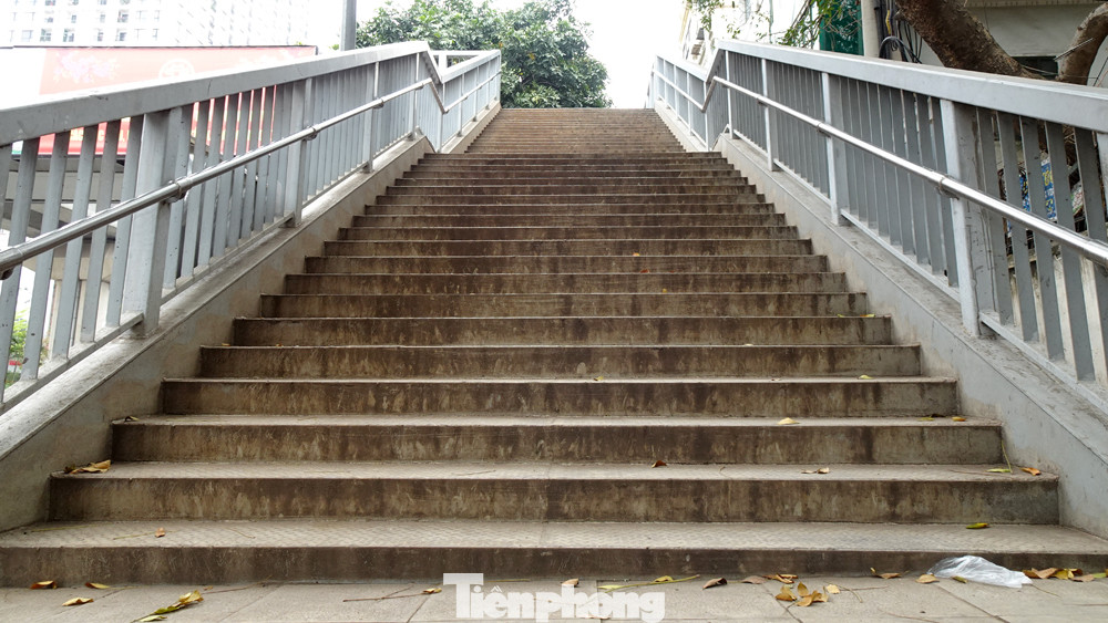 Cửa ngõ Hà Nội thông thoáng những ngày đầu cách ly toàn xã hội ảnh 12