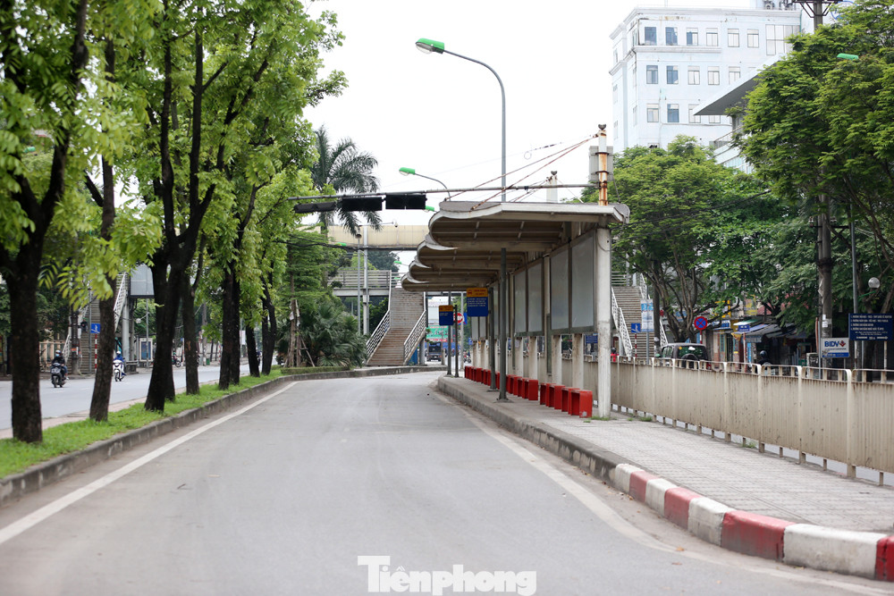 Cửa ngõ Hà Nội thông thoáng những ngày đầu cách ly toàn xã hội ảnh 4