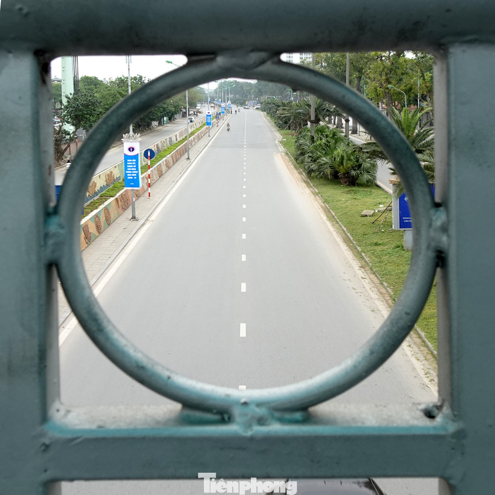 Cửa ngõ Hà Nội thông thoáng những ngày đầu cách ly toàn xã hội ảnh 10