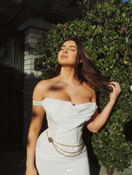 Nàng vũ công 20 tuổi nảy nở siêu gợi cảm, đốn tim các chàng trai ảnh 6