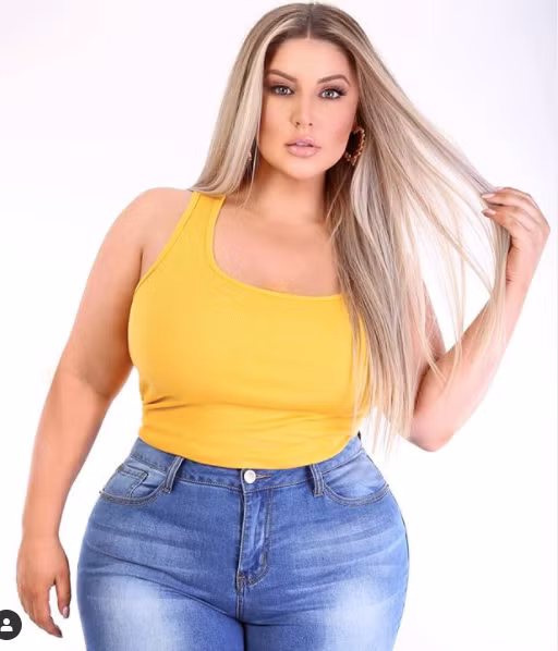 Mẫu béo Ashley Alexiss tung ảnh khoả thân trên giường gợi cảm ngất ngây ảnh 11