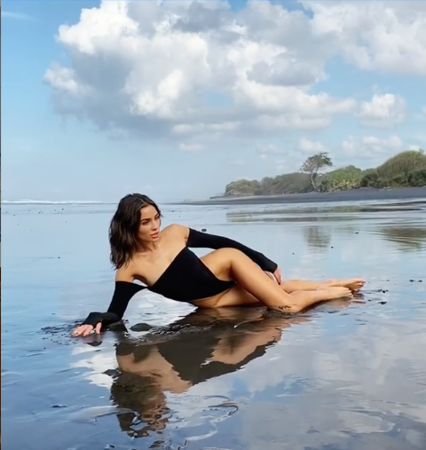 Hoa hậu Olivia Culpo chụp áo tắm táo bạo, siêu gợi cảm trên biển ảnh 4