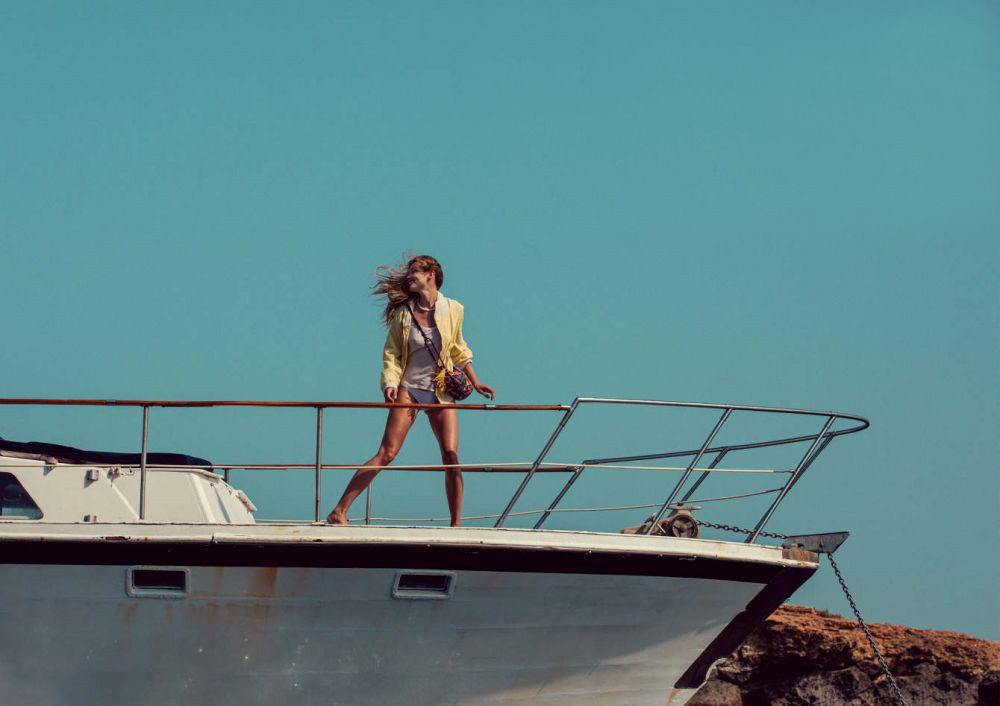 Loạt ảnh áo tắm, không nội y đẹp như mộng giữa nắng gió biển trời của Hana Jirickova ảnh 2