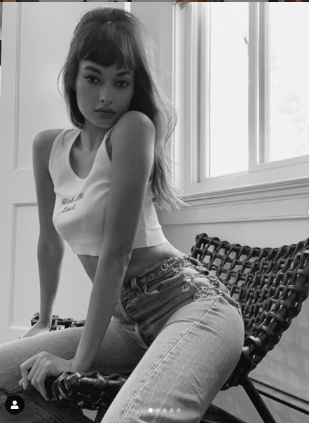 Chân dài Brazil tung ảnh mặc crop top, 'thả rông' vòng 1 siêu quyến rũ ảnh 3