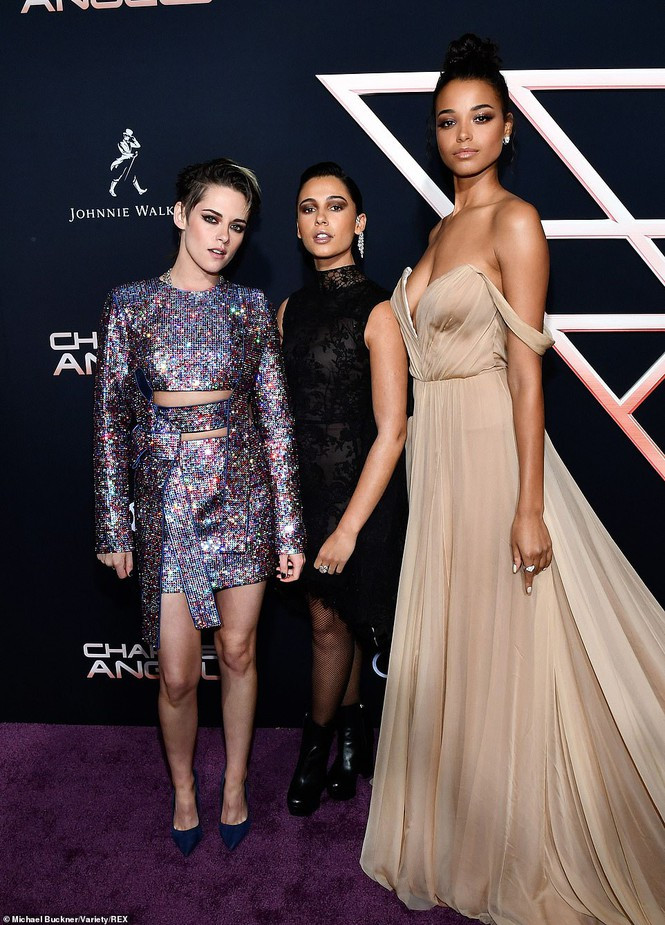 'Thiên thần của Charlie' Ella Balinska nổi loạn 'thả rông' trên Elle ảnh 6