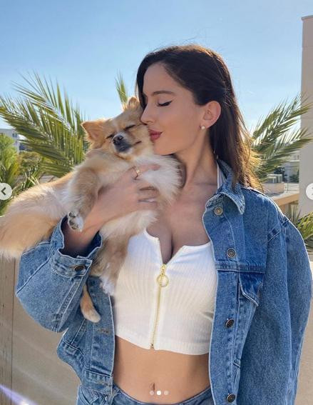 Bạn gái siêu mẫu của Neymar chụp ảnh ngực trần siêu quyến rũ ảnh 7