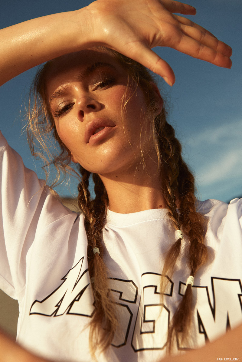 Mê mẩn ngắm nàng mẫu tuổi 20 căng tràn nhựa sống ảnh 3