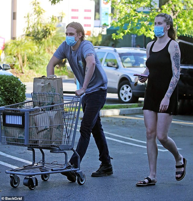 Ireland Baldwin lại 'thả rông', lộ điểm nhạy cảm ảnh 1