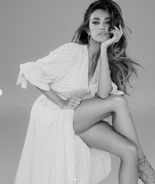 Mỹ nhân Romania đẹp 'nghiêng nước nghiêng thành' không thể rời mắt ảnh 9