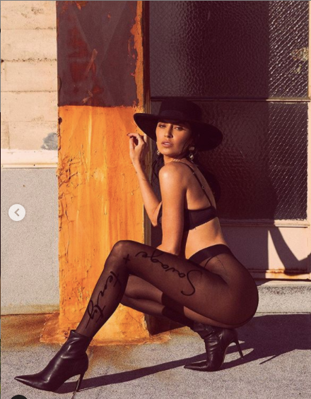 'Mỹ nhân nóng bỏng nhất Canada' mặc nội y khoe dáng tuyệt mỹ ảnh 4