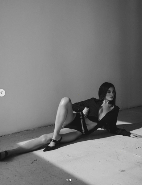 Carmella Rose mặc áo tắm hở nửa ngực siêu quyến rũ ảnh 6