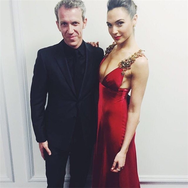 ‘Wonder Woman’ Gal Gadot đẹp như nữ thần trên Vogue Mỹ ảnh 7