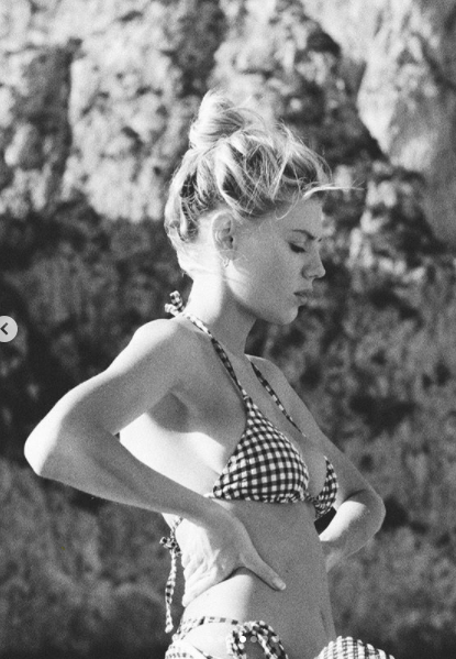 Ngưỡng mộ vóc dáng 'vạn người mê' của biểu tượng gợi cảm mới ở Mỹ ảnh 10