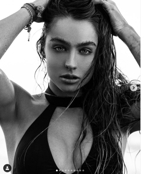 Vóc dáng 'bốc lửa' của mẫu nữ thể hình 'triệu view' ở Mỹ ảnh 1