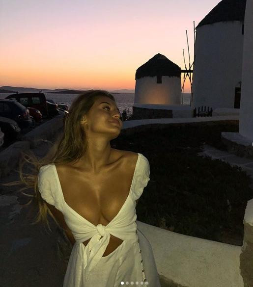 Mẫu nội y Sofia Jamora nóng bỏng 'nghẹt thở' đốn tim quý ông ảnh 1