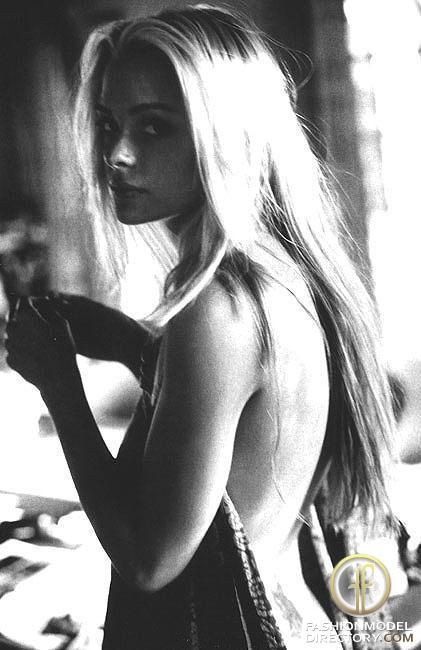 Mỹ nhân Hollywood một thời 'thả rông' lộ vòng 1 phẳng lỳ gây choáng ảnh 8