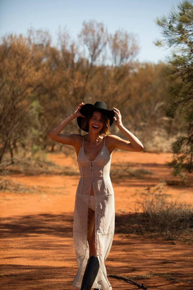 Chân dài Victoria's Secret chụp ảnh không nội y, gợi cảm mơn mởn ảnh 10