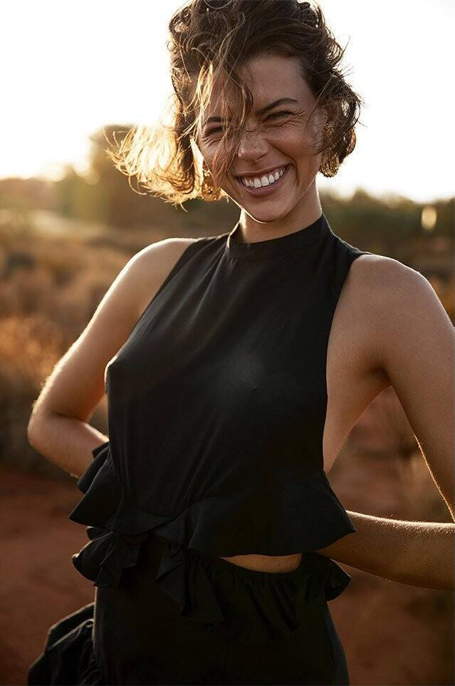 Chân dài Victoria's Secret chụp ảnh không nội y, gợi cảm mơn mởn ảnh 20