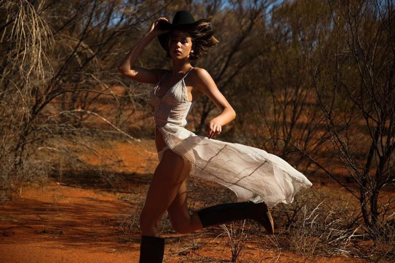 Chân dài Victoria's Secret chụp ảnh không nội y, gợi cảm mơn mởn ảnh 4