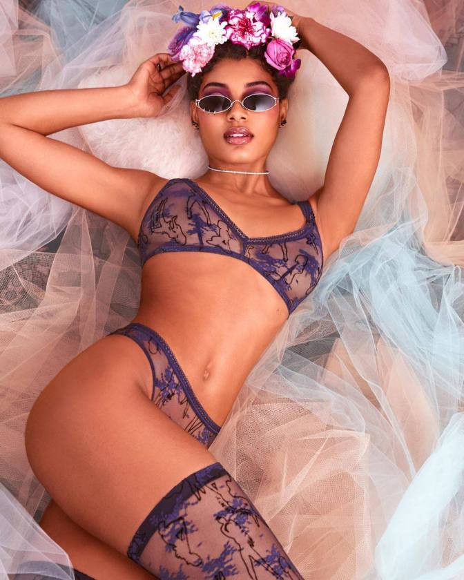 Loạt ảnh khoả thân 'nảy lửa' của siêu mẫu áo tắm Danielle Herrington ảnh 6