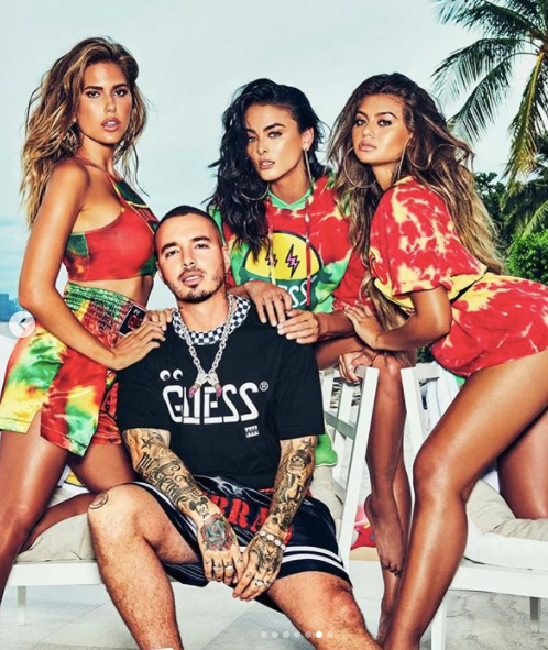 Chân dài 9x gợi cảm mơn mởn với áo ngực lụa satin mỏng tang ảnh 8