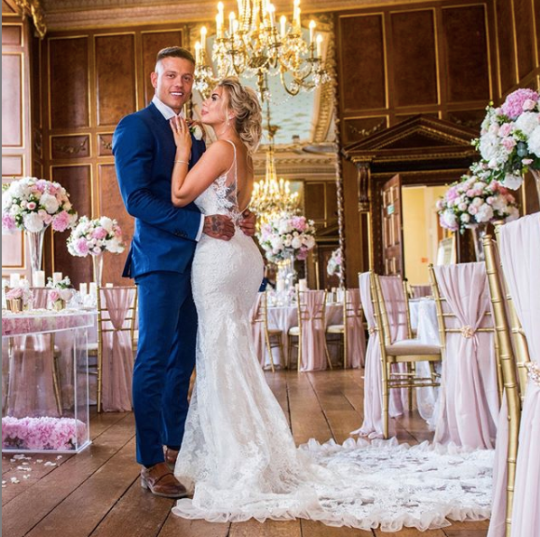 Sao truyền hình 9x lên đồ 'quên' nội y, khoe vòng 1 nóng bỏng tại vườn nhà ảnh 10