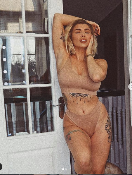 Sao truyền hình 9x lên đồ 'quên' nội y, khoe vòng 1 nóng bỏng tại vườn nhà ảnh 7