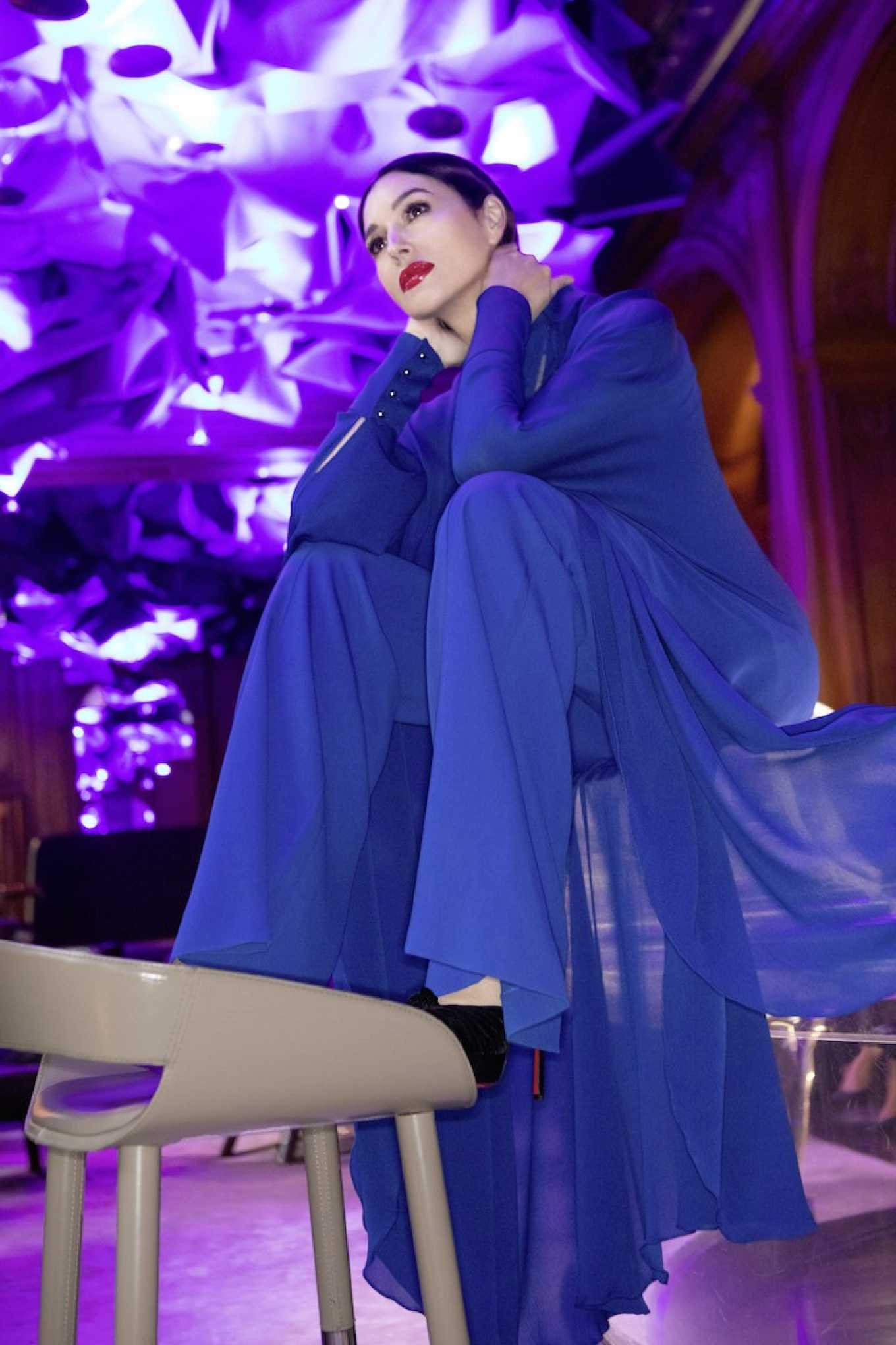 'Tượng đài nhan sắc' Monica Bellucci đẹp không tưởng ở tuổi 56 ảnh 6