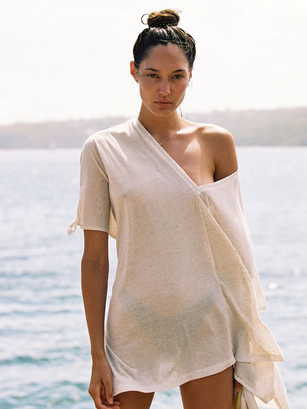 Vẻ nóng bỏng 'rực lửa' của 2 mỹ nhân làng mốt với áo tắm ảnh 4