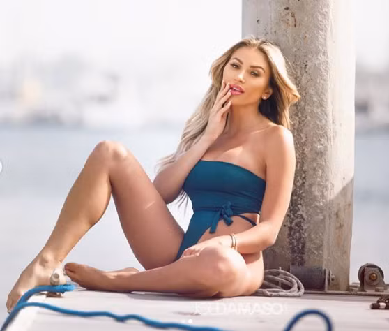 Siêu mẫu nội y Khloe Terae chăm chỉ đăng ảnh 'nóng' khi ở nhà cách ly ảnh 8