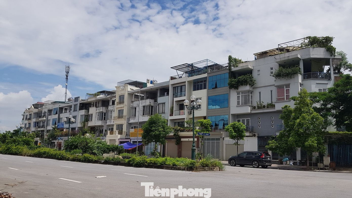 Hà Nội 'lệnh' các quận báo cáo việc nở rộ công trình 'cung điện, lâu đài' hợp thửa ảnh 3