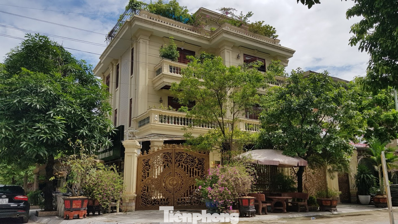 Hà Nội 'lệnh' các quận báo cáo việc nở rộ công trình 'cung điện, lâu đài' hợp thửa ảnh 5