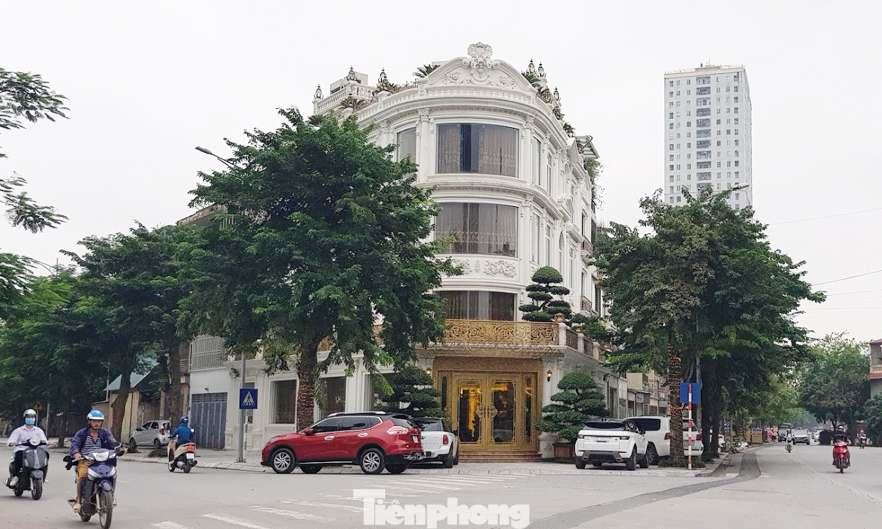 Hà Nội 'lệnh' các quận báo cáo việc nở rộ công trình 'cung điện, lâu đài' hợp thửa ảnh 2