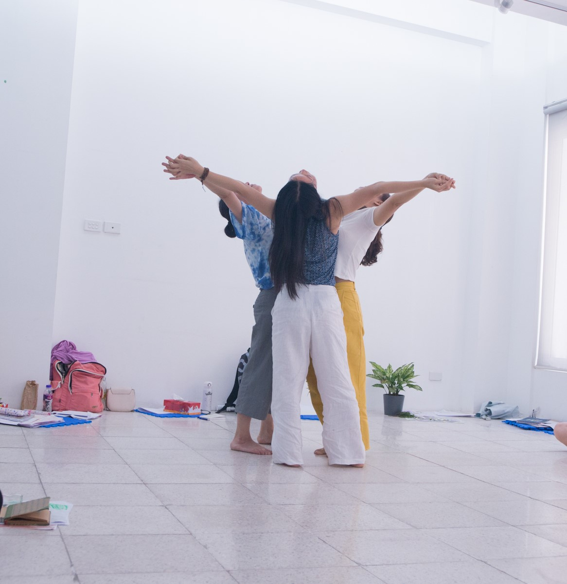 Lớp học vượt qua nỗi buồn ảnh 1