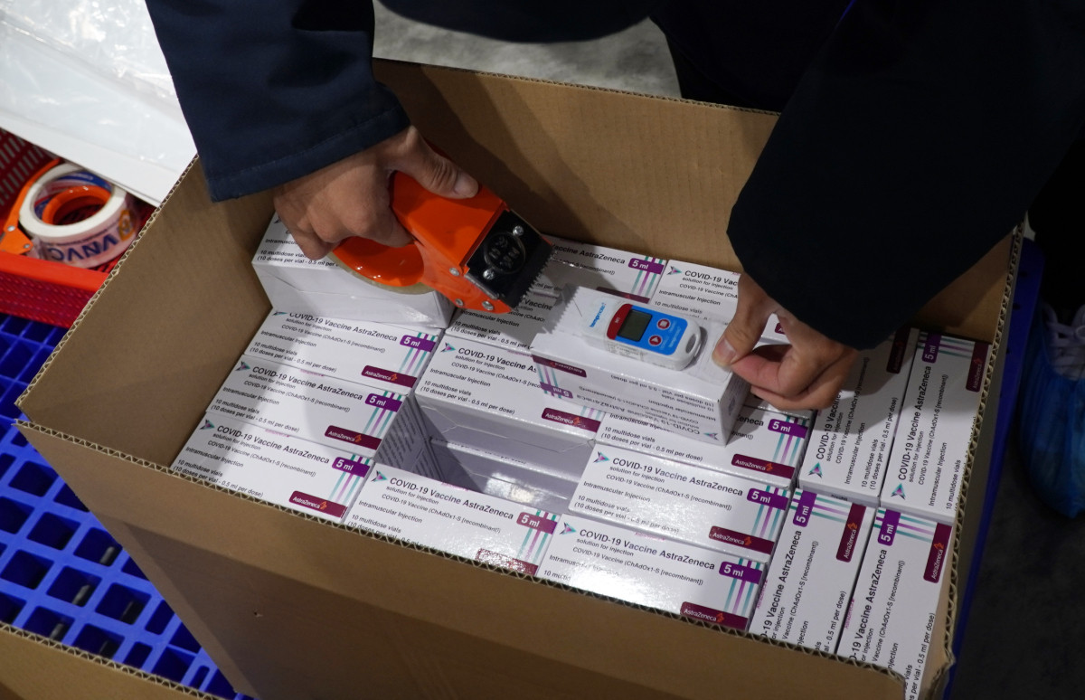 Hôm nay tiêm vắc-xin cho nhân viên y tế ảnh 3